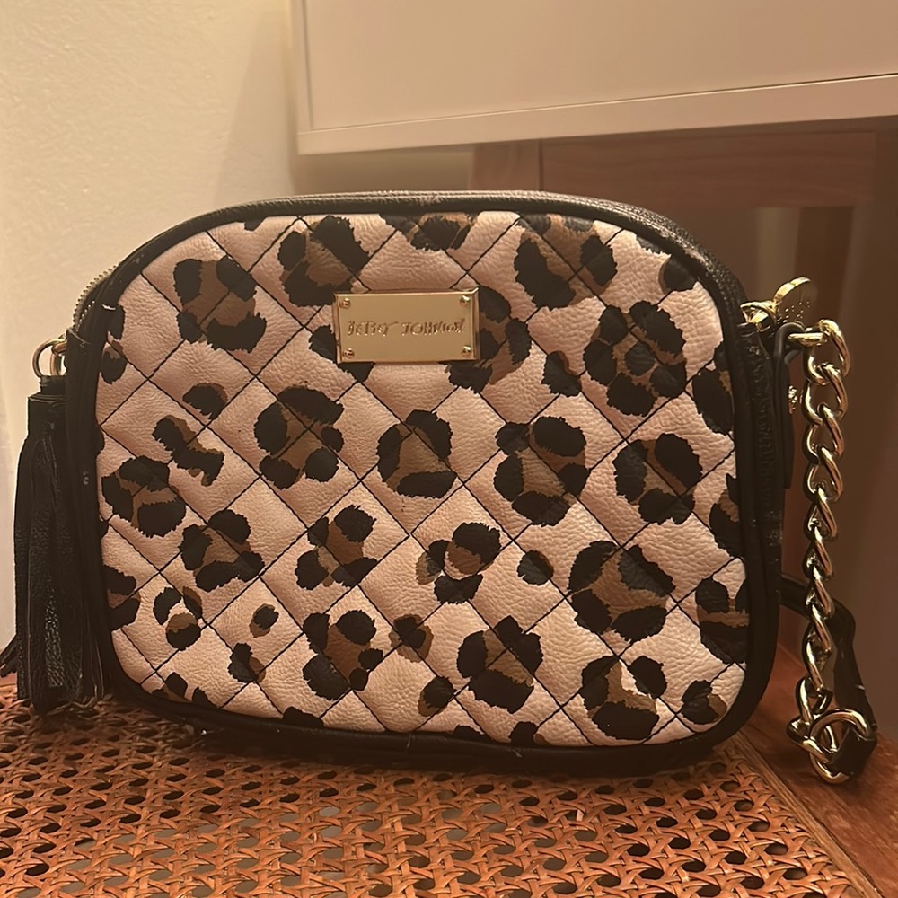 Leopard print Betsy Johnson crossbody purse